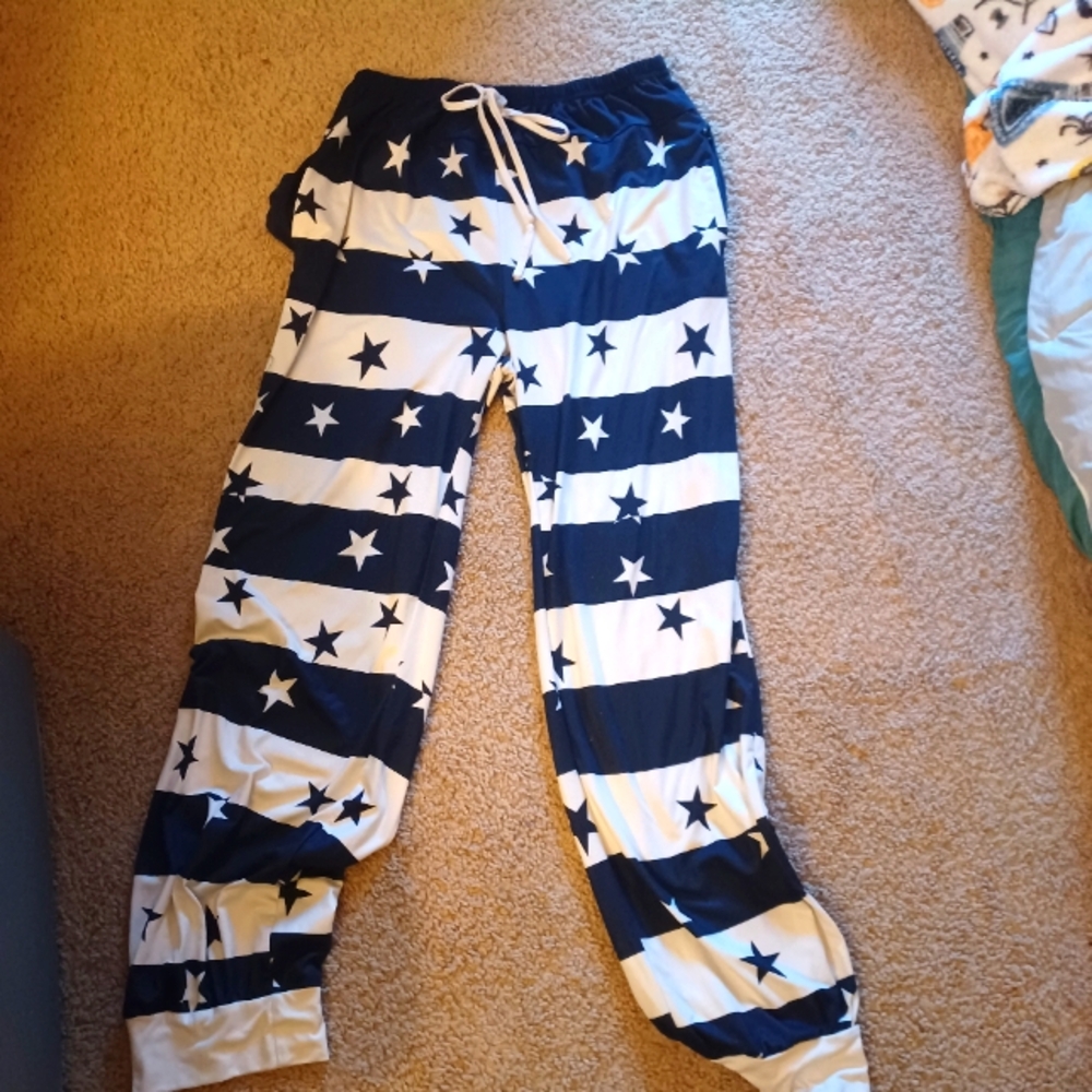 Star Patterned Black and White Pants